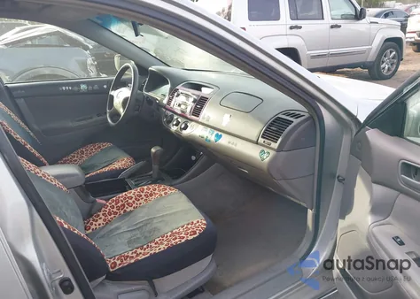 2002 Toyota Camry Le from USA, damaged, VIN 4T1BE32K82U104088